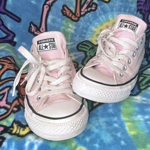 Pink Low Top Converse Women’s Size 7